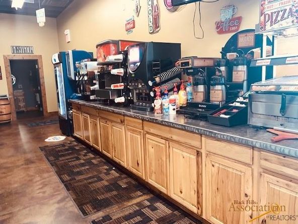 The Pit Stop: 8034 Stagestop Rd, Summerset, SD 57718